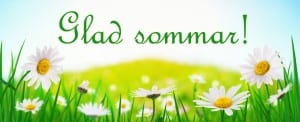 Illustrerad bild på en grön äng med prästkragar och texten "Glad sommar!"